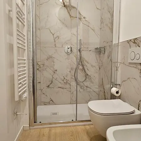 Urban De Angeli, 7 Milánó