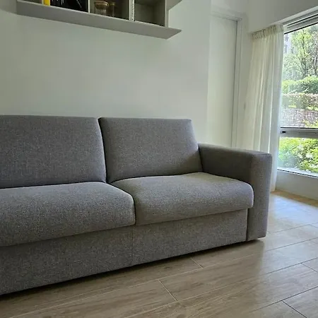 Urban De Angeli, 7 *